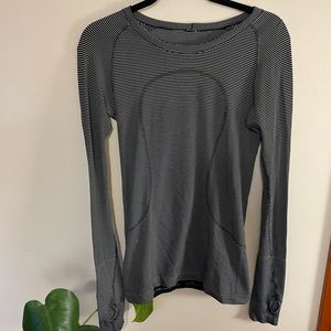 Long sleeve LuLuLemon top